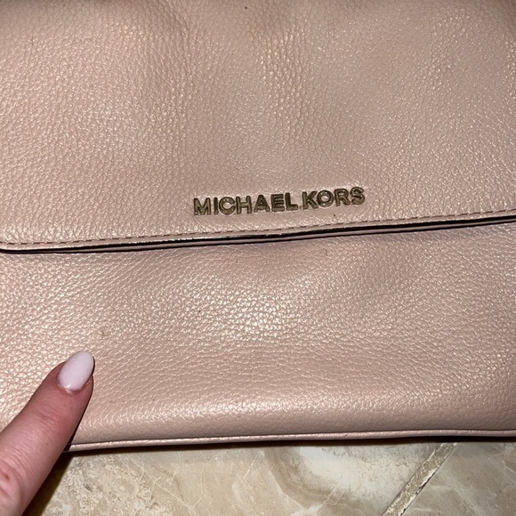 Michael Kors crossbody in Ballet - Picture 2 of 7